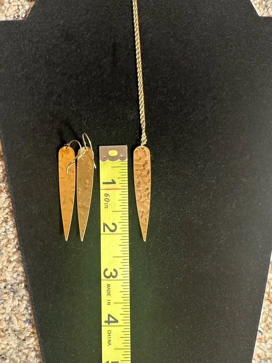 VINTAGE Holly Yashi -Hammered Gold Necklace & Earring Set - Picture 13 of 16